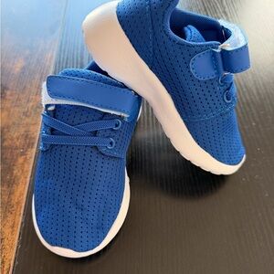 Kids Lightweight Blue Mesh Sneakers - Casual Athletic Shoe